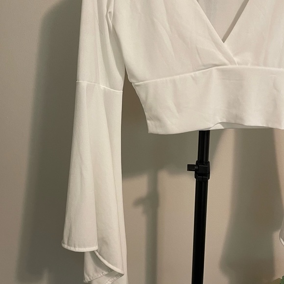 Bell sleeve crop top - Picture 1 of 5
